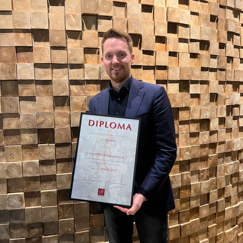 Tim Monten ontvangt diploma Magister Vini